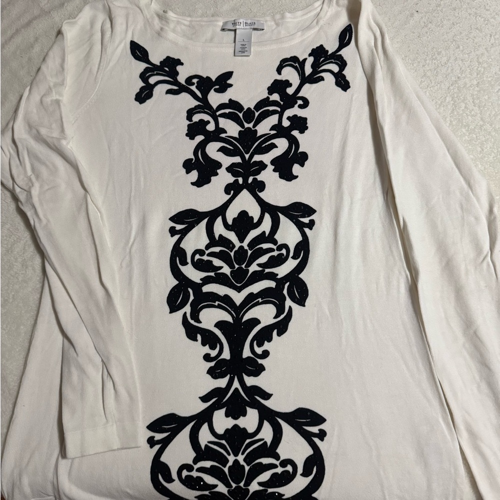 White House black market Long Sleeve Graphic Blouse